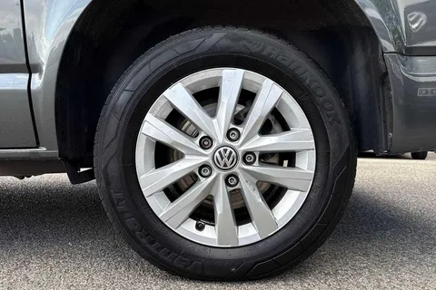 DE74WPW Volkswagen Transporter 2.0 TDI 110 Highline Van Thumbnail #22