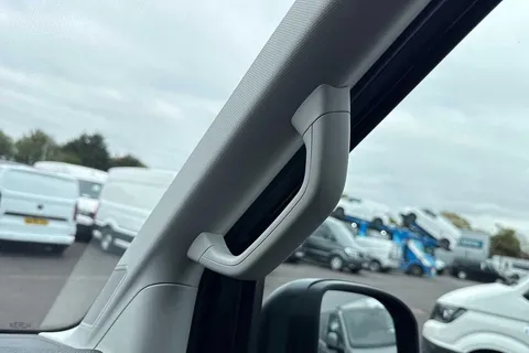 DF75TZJ Volkswagen Crafter CR35 Panel van Commerce Plus LWB 177 PS 2.0 TDI Auto 8sp-MY25/LED's/Camera Thumbnail #42