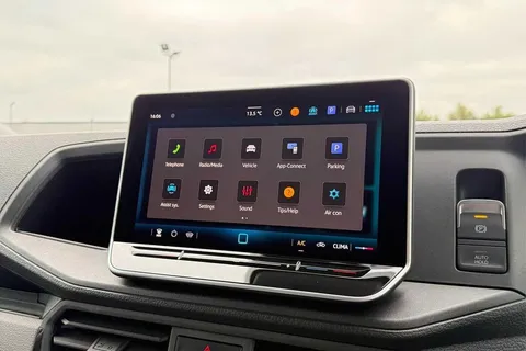 DF75TYY Volkswagen Crafter (Nf) CR35 Panel van Commerce Plus LWB 177 PS 2.0 TDI Auto 8sp-MY25/LED's/Camera Thumbnail #48