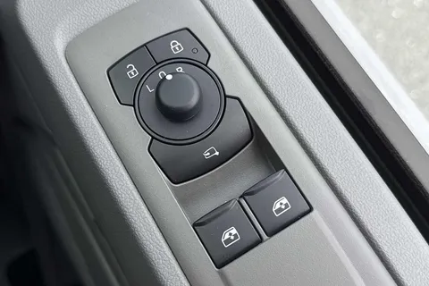 DC75CZG Volkswagen Transporter T28 Panel Van Commerce Plus SWB 110 PS 2.0 TDI 6sp Manual -  New Shape Thumbnail #34