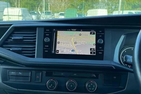 DE74VPL Volkswagen Transporter 2.0 TDI 110 Highline Van Thumbnail #45