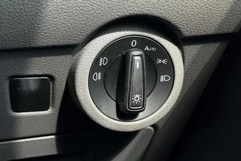 DE74WPW Volkswagen Transporter 2.0 TDI 110 Highline Van Thumbnail #31