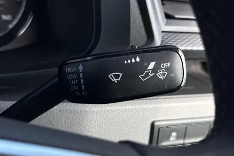 DE74WPW Volkswagen Transporter 2.0 TDI 110 Highline Van Thumbnail #36