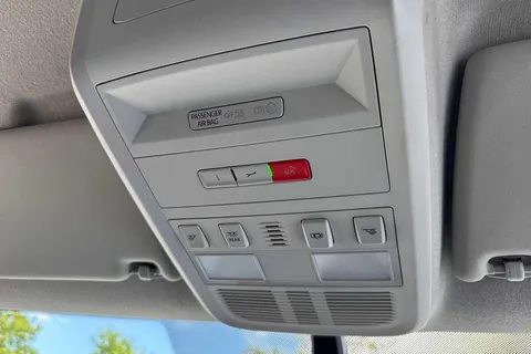 DE74WPW Volkswagen Transporter 2.0 TDI 110 Highline Van Thumbnail #37