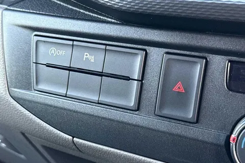 DE74WPW Volkswagen Transporter 2.0 TDI 110 Highline Van Thumbnail #41