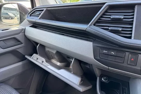 DE74WPW Volkswagen Transporter 2.0 TDI 110 Highline Van Thumbnail #42