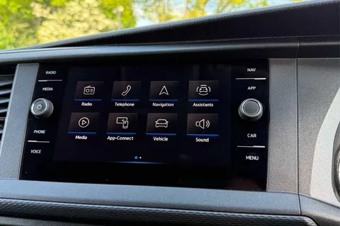 DE74WPW Volkswagen Transporter 2.0 TDI 110 Highline Van Thumbnail #43