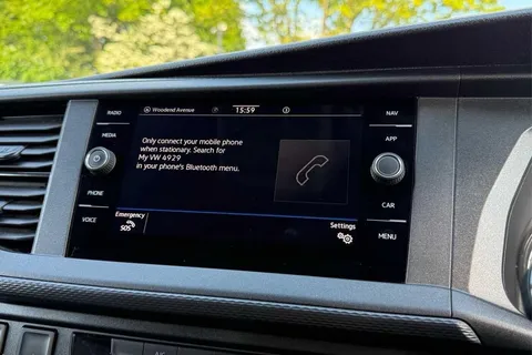 DE74WPW Volkswagen Transporter 2.0 TDI 110 Highline Van Thumbnail #48