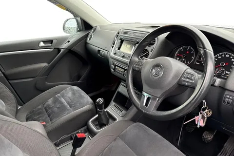 VE15VCC Volkswagen Tiguan 2.0 TDi BlueMotion Tech Match 5dr [2WD] Thumbnail #8