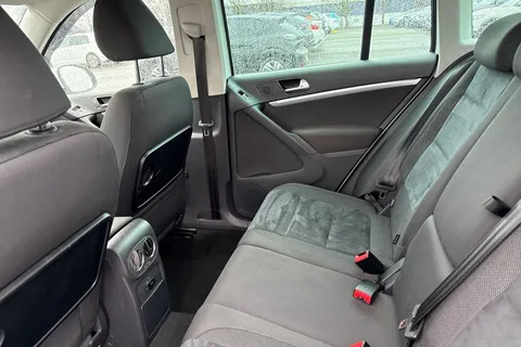 VE15VCC Volkswagen Tiguan 2.0 TDi BlueMotion Tech Match 5dr [2WD] Thumbnail #35