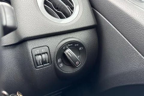 VE15VCC Volkswagen Tiguan 2.0 TDi BlueMotion Tech Match 5dr [2WD] Thumbnail #42