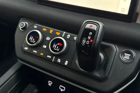 NX23PVW Land Rover Defender 3.0 D250 X-Dynamic SE 90 3dr Auto Thumbnail #14