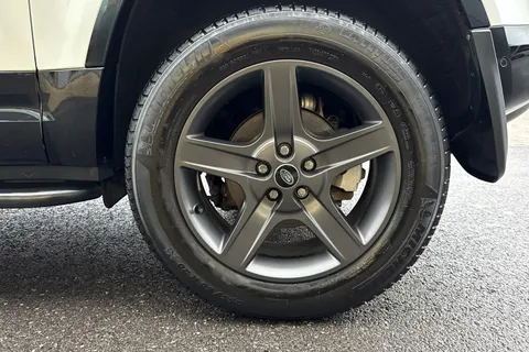 NX23PVW Land Rover Defender 3.0 D250 X-Dynamic SE 90 3dr Auto Thumbnail #32