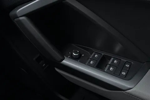 PK25JHA Audi Q3 S line 35 TFSI  150 PS S tronic Thumbnail #40