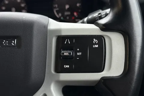 NX23PVW Land Rover Defender 3.0 D250 X-Dynamic SE 90 3dr Auto Thumbnail #45