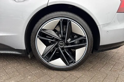 KE23GXZ Audi RS e-tron GT Carbon Vorsprung 440,00 kW Thumbnail #12