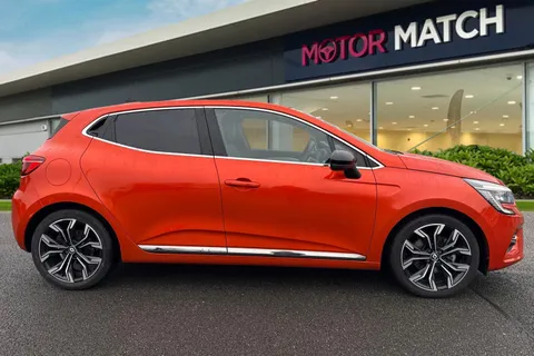 EJ72UYB Renault Clio 1.6 E-TECH Techno Auto Euro 6 (s/s) 5dr Thumbnail #3