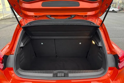 EJ72UYB Renault Clio 1.6 E-TECH Techno Auto Euro 6 (s/s) 5dr Thumbnail #6