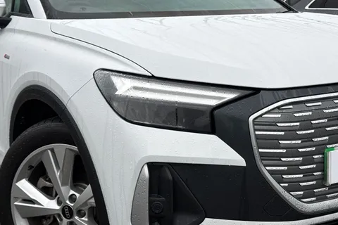 KY24UNM Audi Q4 e-tron Q4  S line 55 e-tron quattro 250,00 kW Thumbnail #9