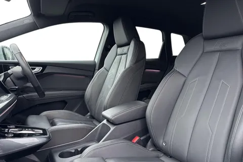 KY24UNM Audi Q4 e-tron Q4  S line 55 e-tron quattro 250,00 kW Thumbnail #16