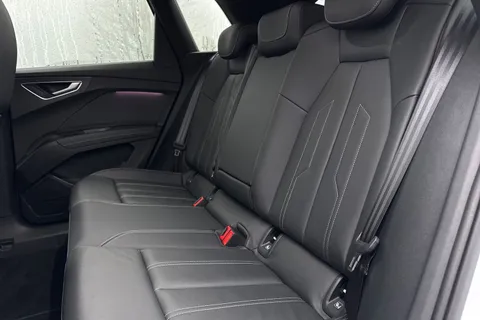 KY24UNM Audi Q4 e-tron Q4  S line 55 e-tron quattro 250,00 kW Thumbnail #19