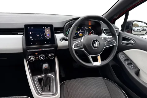 EJ72UYB Renault Clio 1.6 E-TECH Techno Auto Euro 6 (s/s) 5dr Thumbnail #17