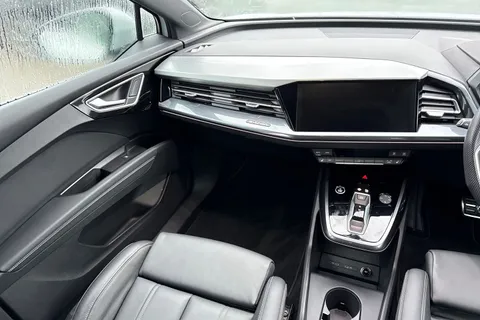 KY24UNM Audi Q4 e-tron Q4  S line 55 e-tron quattro 250,00 kW Thumbnail #20