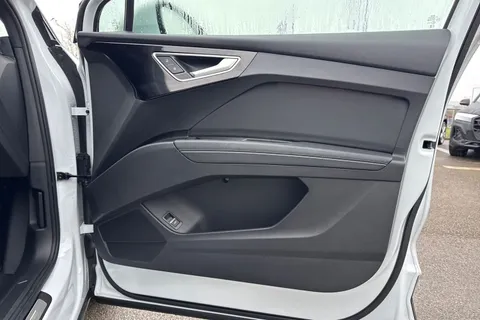 KY24UNM Audi Q4 e-tron Q4  S line 55 e-tron quattro 250,00 kW Thumbnail #21