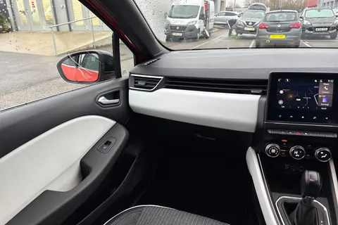 EJ72UYB Renault Clio 1.6 E-TECH Techno Auto Euro 6 (s/s) 5dr Thumbnail #19