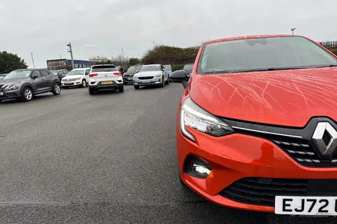 EJ72UYB Renault Clio 1.6 E-TECH Techno Auto Euro 6 (s/s) 5dr Thumbnail #24