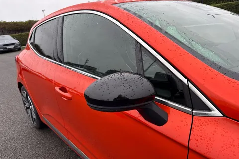 EJ72UYB Renault Clio 1.6 E-TECH Techno Auto Euro 6 (s/s) 5dr Thumbnail #27