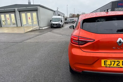 EJ72UYB Renault Clio 1.6 E-TECH Techno Auto Euro 6 (s/s) 5dr Thumbnail #30