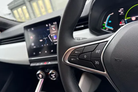 EJ72UYB Renault Clio 1.6 E-TECH Techno Auto Euro 6 (s/s) 5dr Thumbnail #35