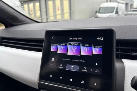 EJ72UYB Renault Clio 1.6 E-TECH Techno Auto Euro 6 (s/s) 5dr Thumbnail #41