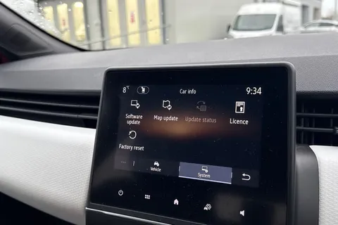 EJ72UYB Renault Clio 1.6 E-TECH Techno Auto Euro 6 (s/s) 5dr Thumbnail #46