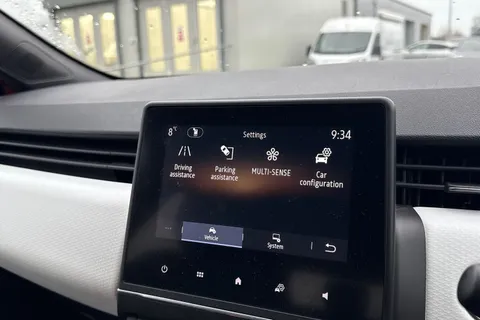 EJ72UYB Renault Clio 1.6 E-TECH Techno Auto Euro 6 (s/s) 5dr Thumbnail #47