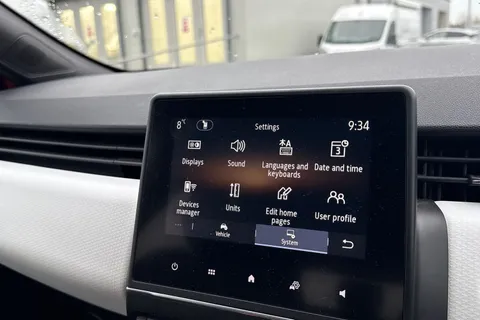 EJ72UYB Renault Clio 1.6 E-TECH Techno Auto Euro 6 (s/s) 5dr Thumbnail #48