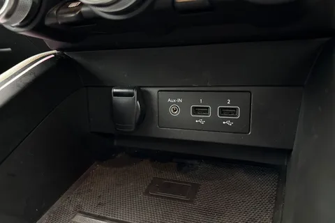 EJ72UYB Renault Clio 1.6 E-TECH Techno Auto Euro 6 (s/s) 5dr Thumbnail #51