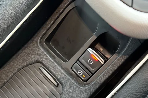 EJ72UYB Renault Clio 1.6 E-TECH Techno Auto Euro 6 (s/s) 5dr Thumbnail #53