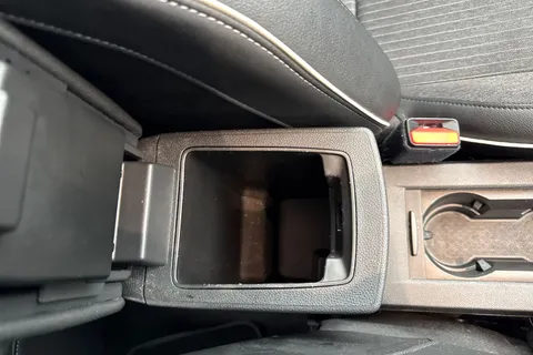 EJ72UYB Renault Clio 1.6 E-TECH Techno Auto Euro 6 (s/s) 5dr Thumbnail #56