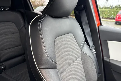 EJ72UYB Renault Clio 1.6 E-TECH Techno Auto Euro 6 (s/s) 5dr Thumbnail #57