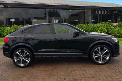 C25LAU Audi Q3 Black Edition 35 TFSI  150 PS S tronic Thumbnail #3