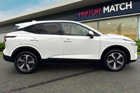 MM23FCN Nissan Qashqai 1.3 DIG-T MHEV N-Connecta Euro 6 (s/s) 5dr Thumbnail #4