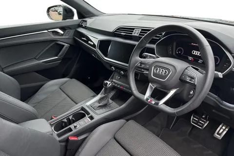 C25LAU Audi Q3 Black Edition 35 TFSI  150 PS S tronic Thumbnail #7