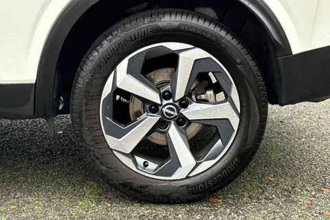 MM23FCN Nissan Qashqai 1.3 DIG-T MHEV N-Connecta Euro 6 (s/s) 5dr Thumbnail #12