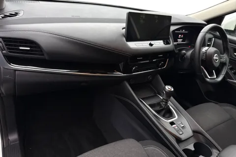 MM23FCN Nissan Qashqai 1.3 DIG-T MHEV N-Connecta Euro 6 (s/s) 5dr Thumbnail #15