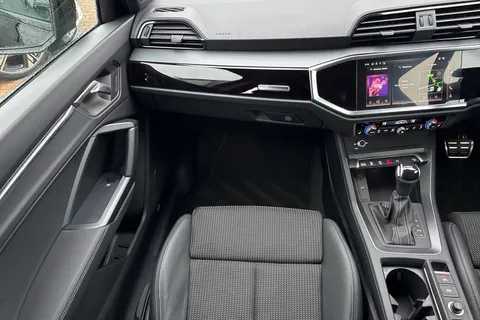 C25LAU Audi Q3 Black Edition 35 TFSI  150 PS S tronic Thumbnail #14