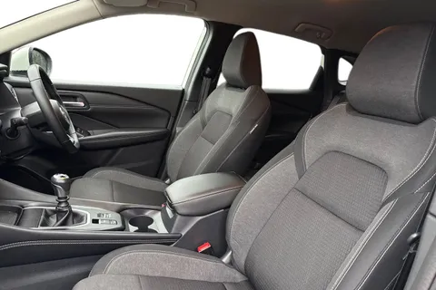 MM23FCN Nissan Qashqai 1.3 DIG-T MHEV N-Connecta Euro 6 (s/s) 5dr Thumbnail #16