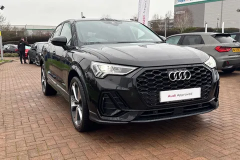 C25LAU Audi Q3 Black Edition 35 TFSI  150 PS S tronic Thumbnail #16