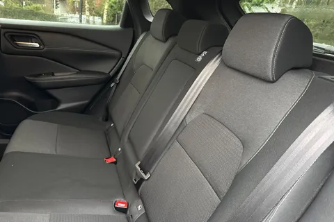 MM23FCN Nissan Qashqai 1.3 DIG-T MHEV N-Connecta Euro 6 (s/s) 5dr Thumbnail #19